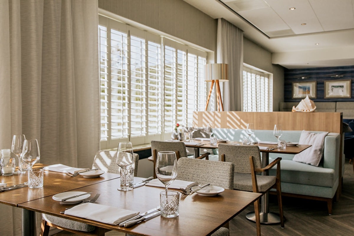 restaurant-1200x800.jpg