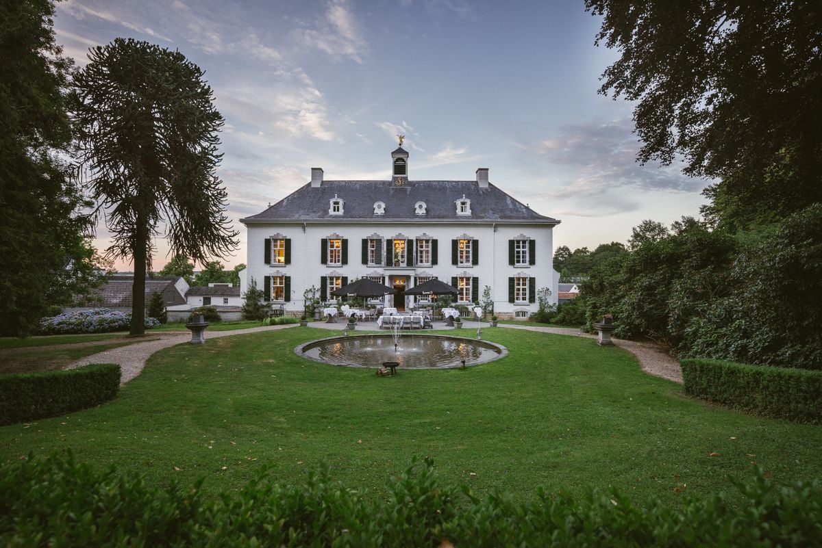 Tuinkamer terras Kasteel achterkant.jpg