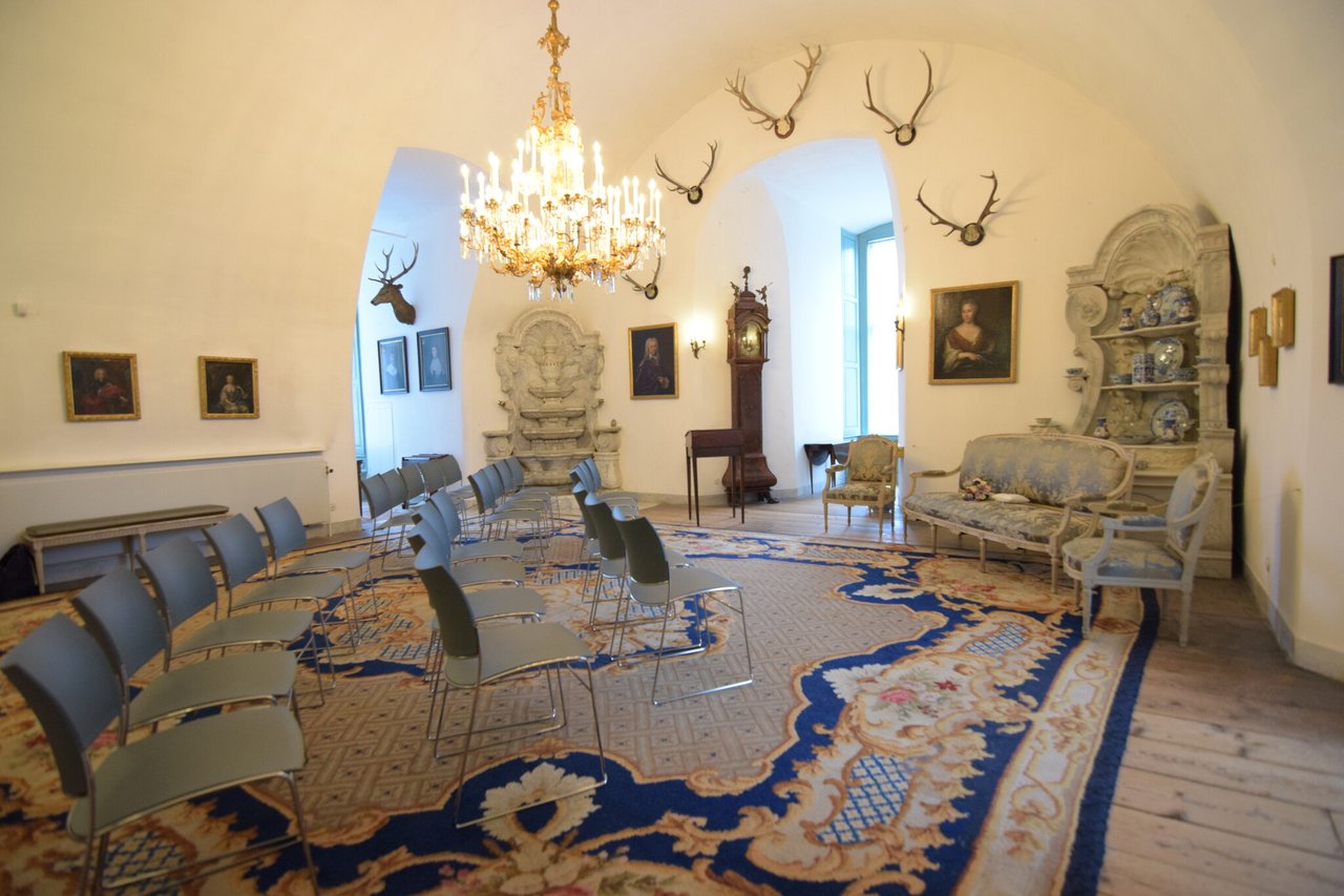 Rosendael---trouwzaal---middelgrote-opstelling-met-middenpad---maart-2018---FtB---DSC-0114