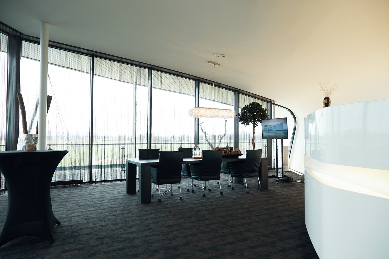 Sky Lounge