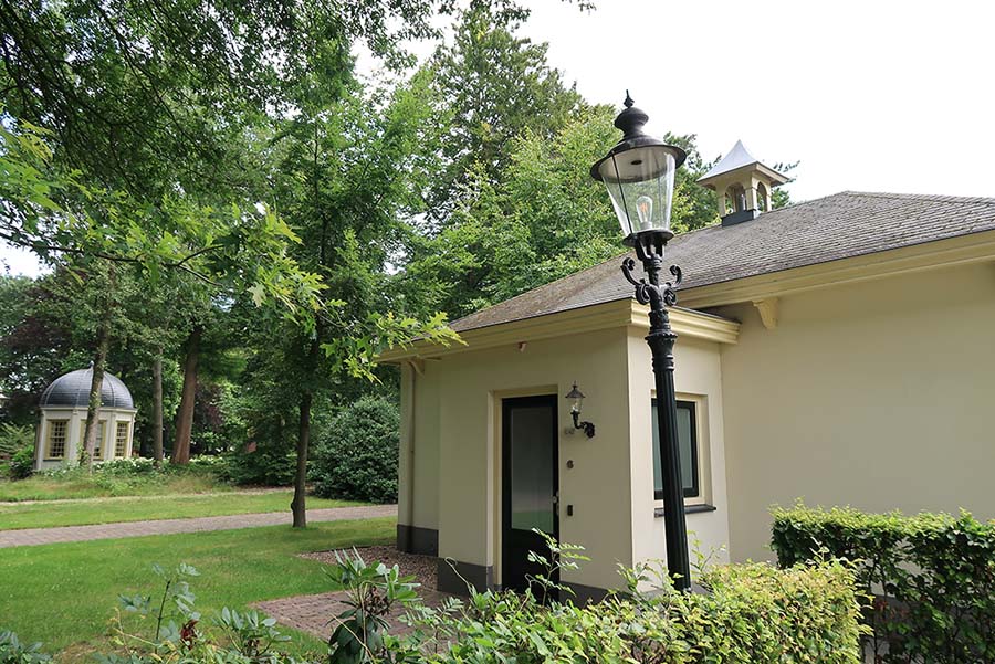 3. DELK-Hotel-KasteelDeVanenburg-buiten.jpg