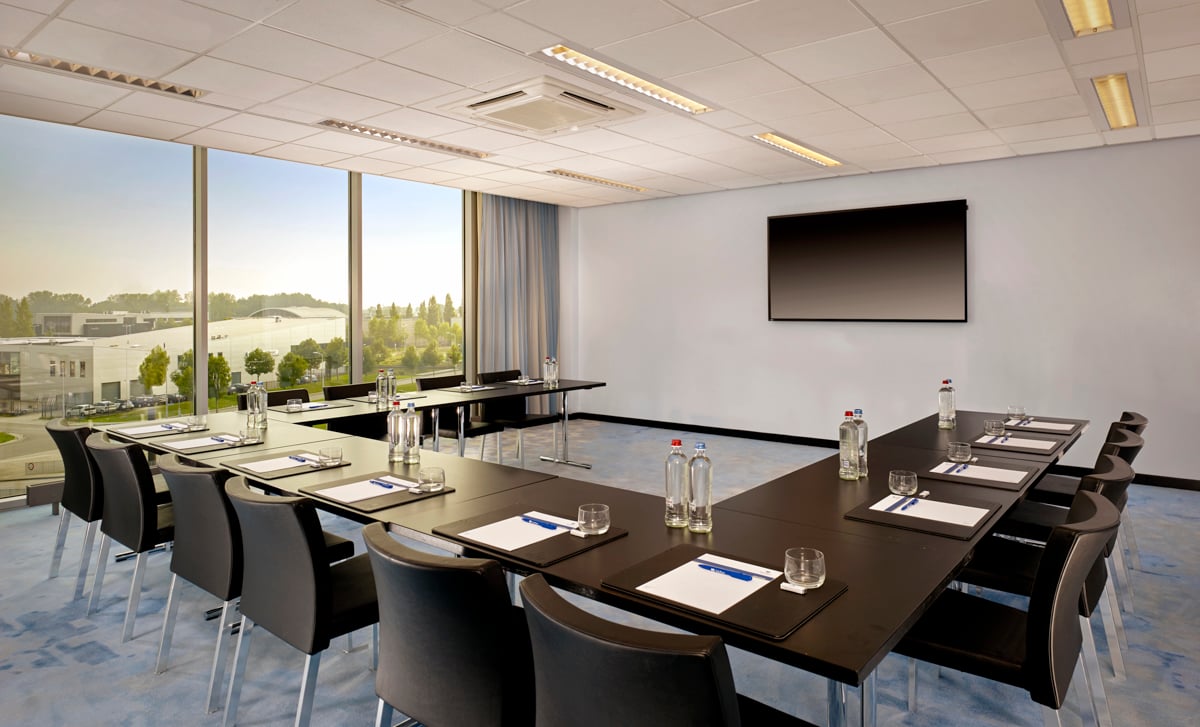 Sky Meeting Room in a U-shape Arrangement
