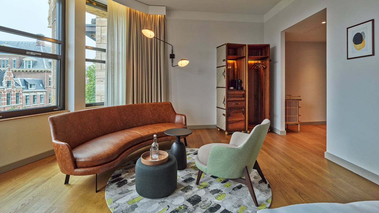 Lounge part of the Kneuterdijk suite
