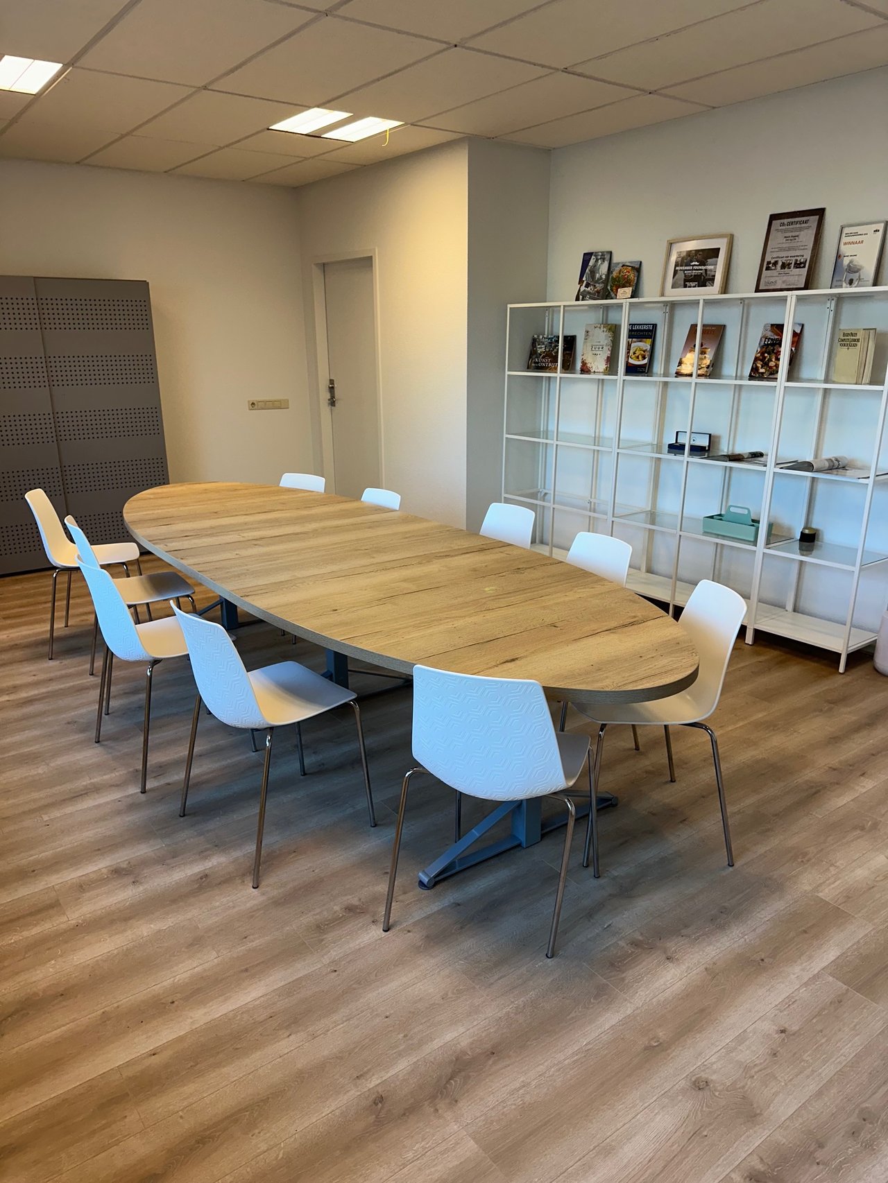 Meetings ManicOrganic- koffieenkarma-Boardroom 2.jpg