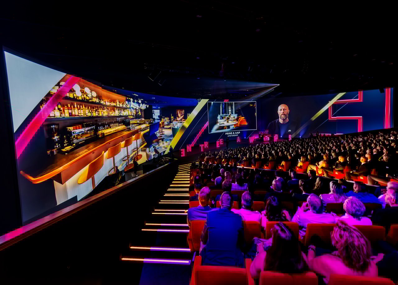 Auditorium 1100 stoelen