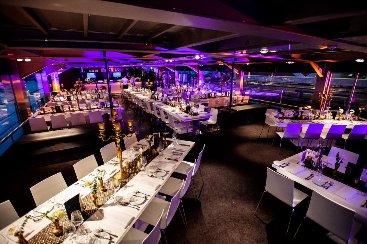 Lounge deck sit-down diner Oceandiva Futura