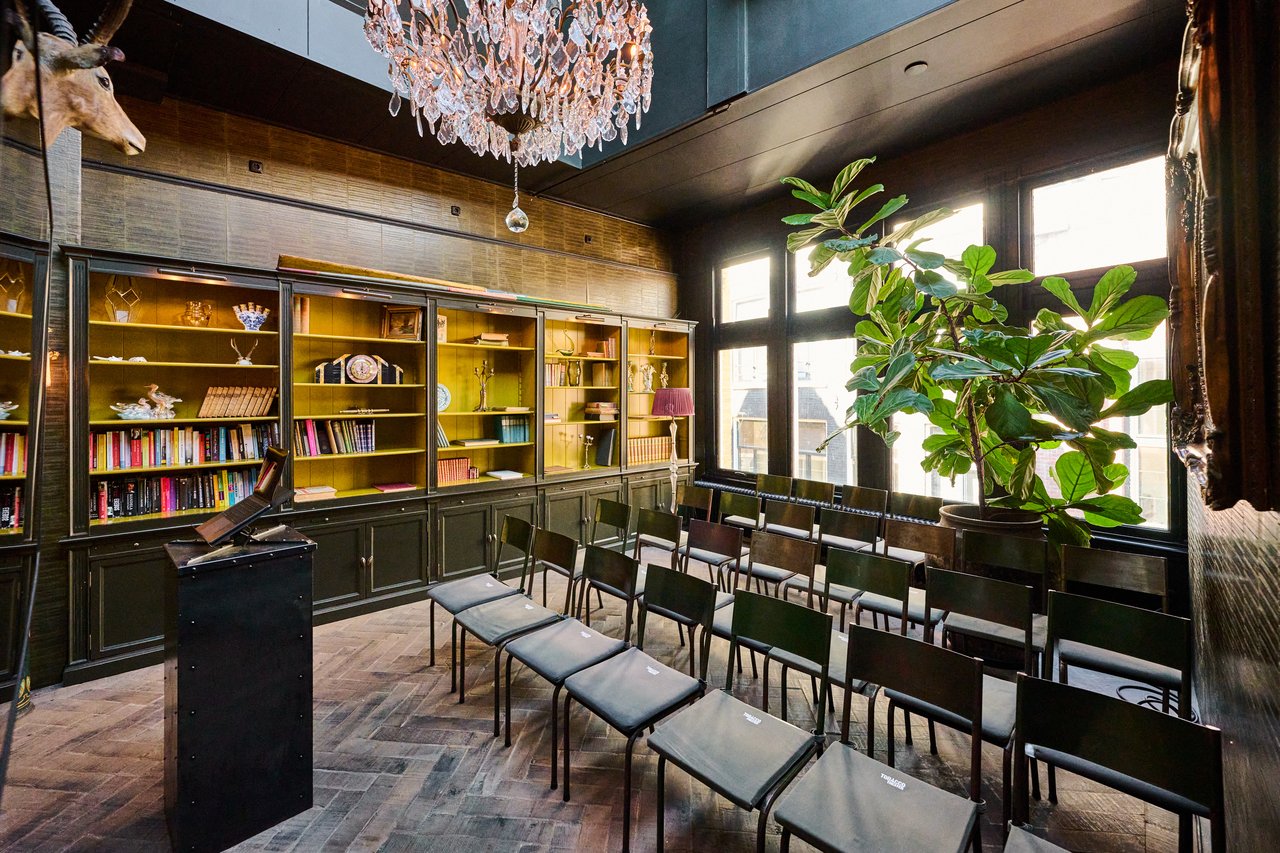 TOBACCO Theater - Bibliotheek - Theateropstelling