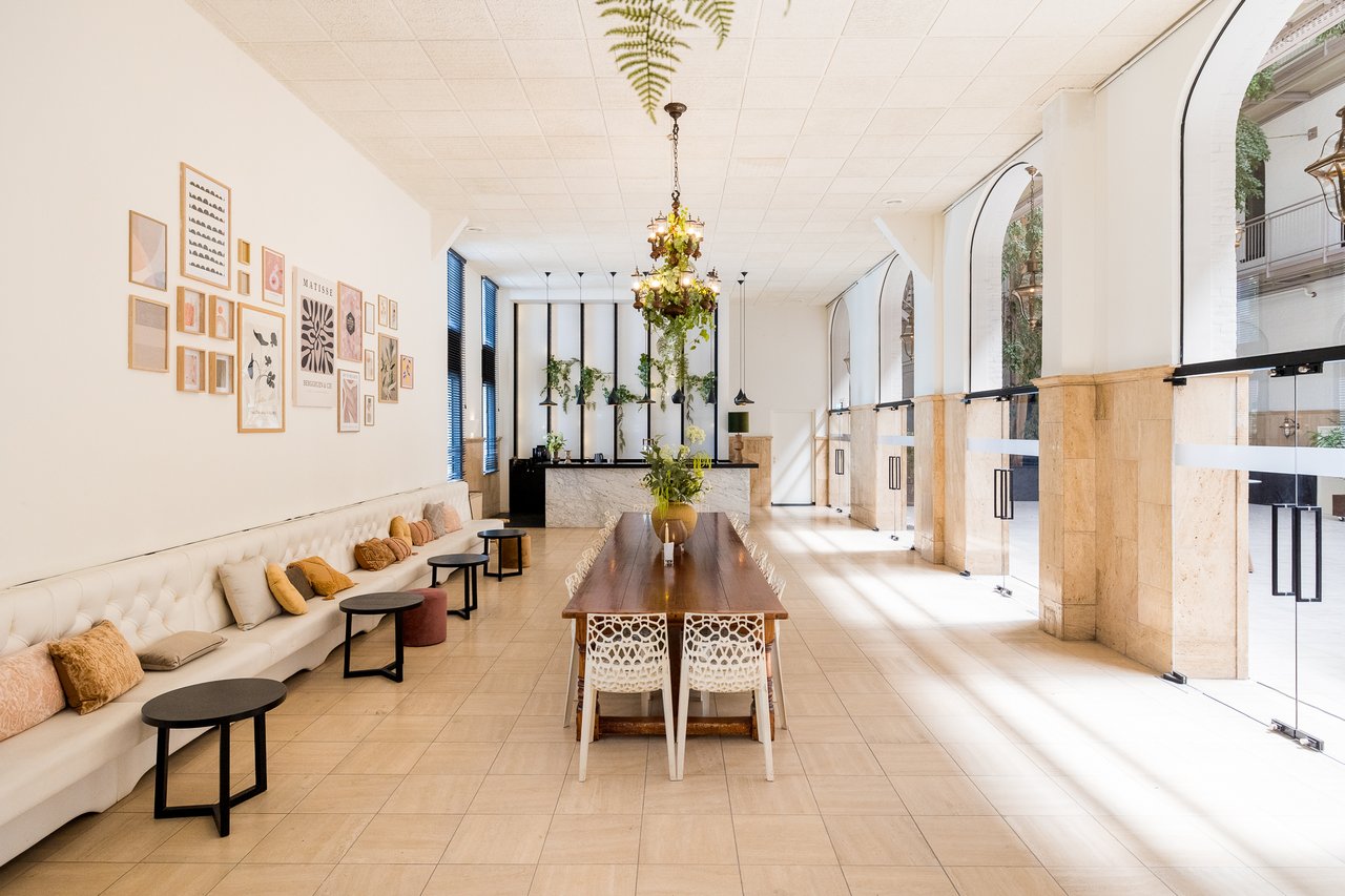 De Hef zaal met bar