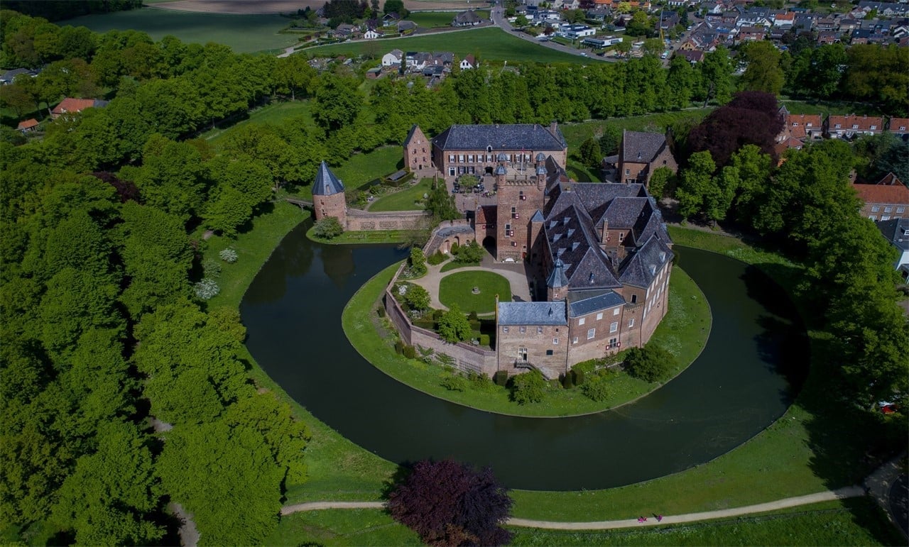 Kasteel Huis Bergh - 's-Heerenberg01.jpg