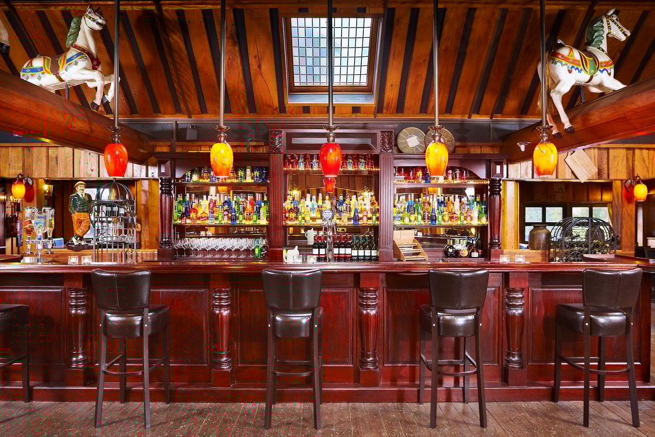 Silver Dollar Bar - Bar (1)