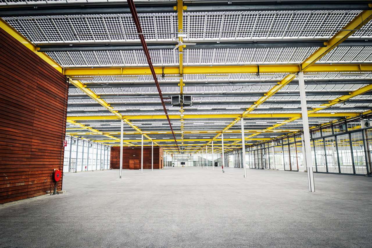 EXPO Greater Amsterdam - Hallen vanuit Buitenterrein