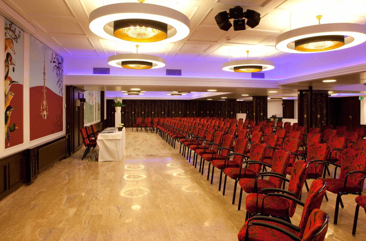 Zalencomplex in theater opstelling