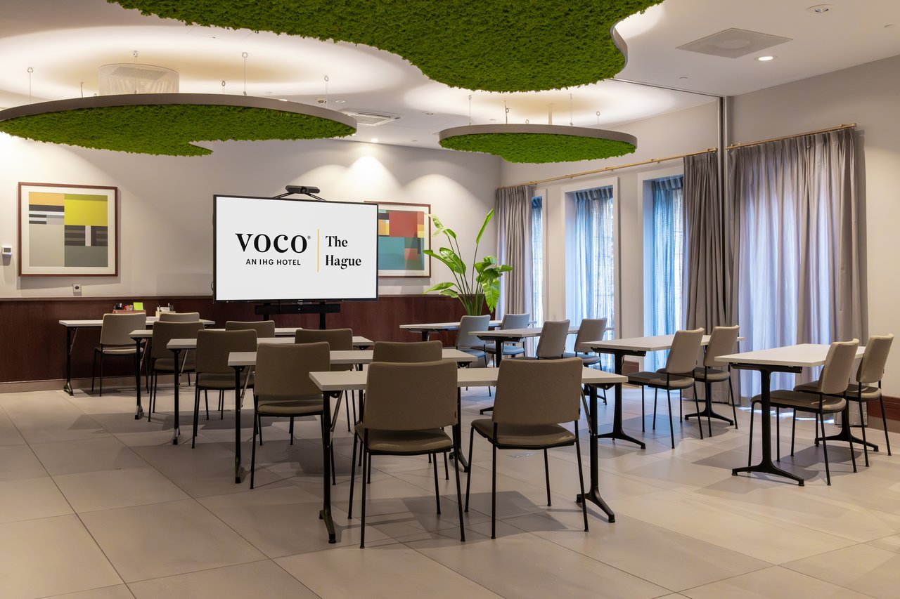 De Reiger meeting room classroom set up.jpg