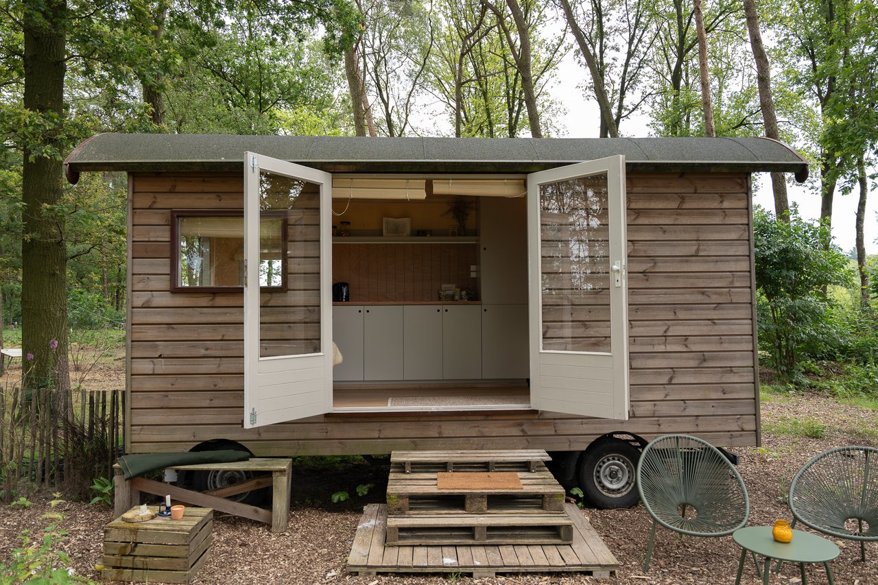 Brainstorm cabin, vooraanzicht