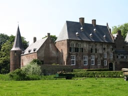 Kasteel Hernen terras voormalige Donjon