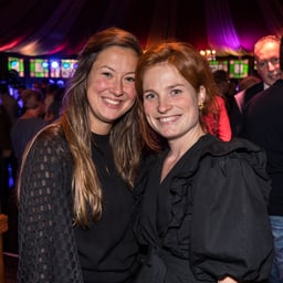 Moniek en Elin.jpg