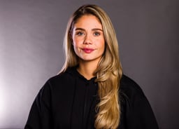Smile_Portret_Grijs_Noa_GIJSDEKRUIJFPHOTOGRAPHY_09A9548.jpg (2)