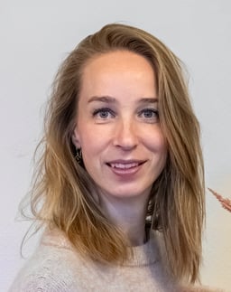 MANON 4-28.jpg