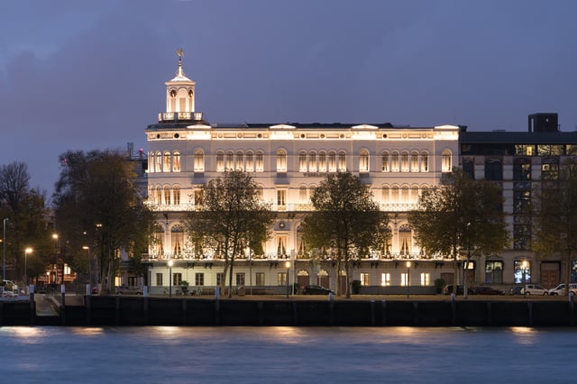 Willemskade 25, gelegen aan de Maas