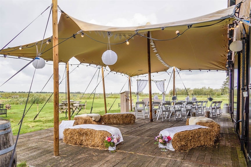 Een prachtige ceremonie met uitzicht over de polder