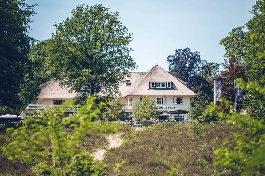 Landgoed de Uitkijk, het pand vanaf het heideveld