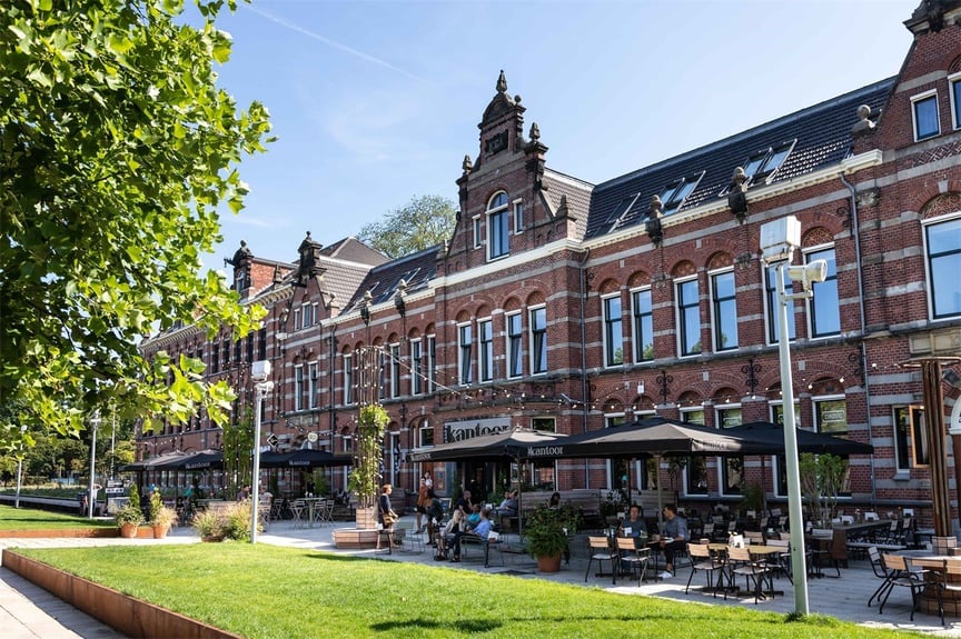 Buitenkant van Conscious Hotel Westerpark en Bar Kantoor