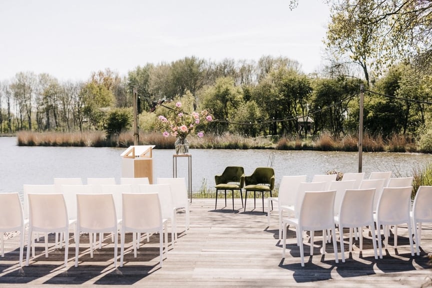 Ceremonieopstelling aan het water Hotel-Restaurant Spaarnwoude